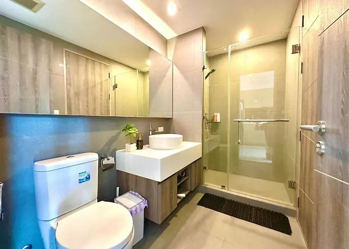 Bright & Spacious *